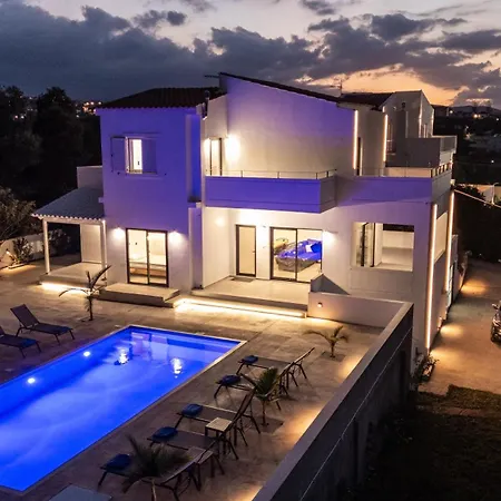 Myrto Heated Pool Villa *