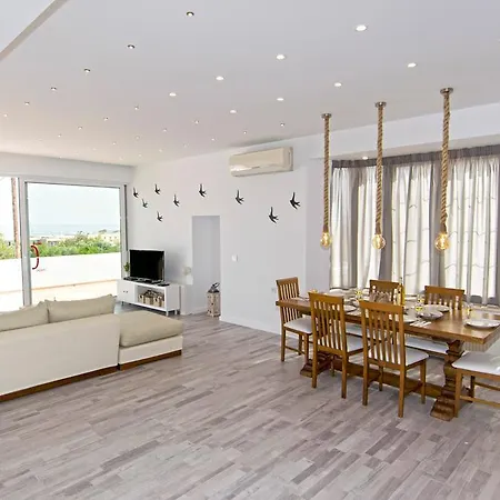 Myrto Heated Pool Villa *